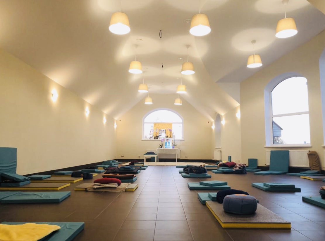 Зал для занятий по медитации